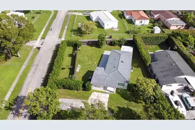 1801 NE 173rd St, North Miami Beach, FL 33162 - Photo 7