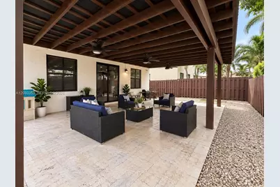 8830 NW 101st Pl, Doral, FL 33178 - Photo 13