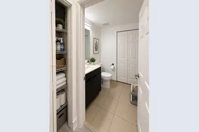 8830 NW 101st Pl, Doral, FL 33178 - Photo 9