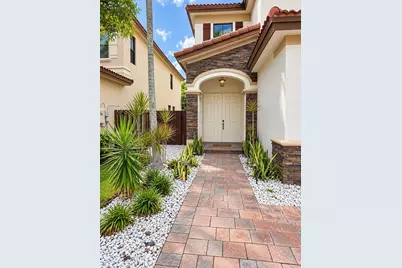 8830 NW 101st Pl, Doral, FL 33178 - Photo 3