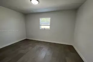 991 E 20th St, Hialeah, FL 33013 - Photo 11