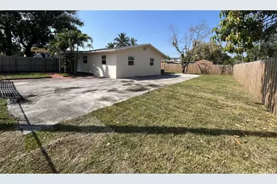 991 E 20th St, Hialeah, FL 33013 - Photo 3