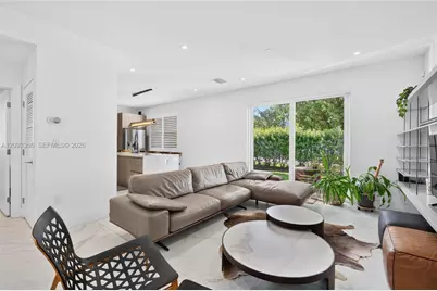 10370 NW 67th Ter, Doral, FL 33178 - Photo 11