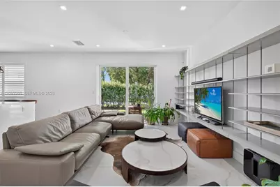 10370 NW 67th Ter, Doral, FL 33178 - Photo 15