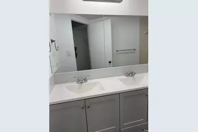 8290 Lake Dr #536, Doral, FL 33166 - Photo 9