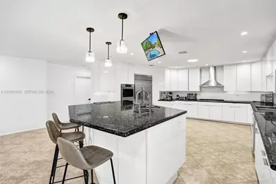 20100 NE 20th Ct, Miami, FL 33179 - Photo 15
