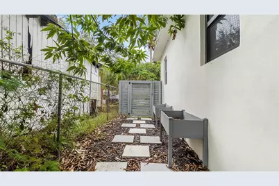 817 NW 17th St, Fort Lauderdale, FL 33311 - Photo 29