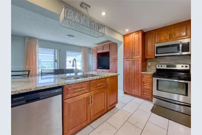 310 NW 25th Ct, Pompano Beach, FL 33064 - Photo 5