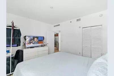 950 Brickell Bay Dr #1208, Miami, FL 33131 - Photo 13