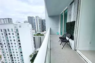 253 NE 2nd St, Miami, FL 33132 - Photo 5