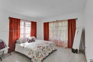 18500 NE 23rd Ct, Miami, FL 33180 - Photo 17