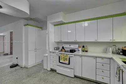 18500 NE 23rd Ct #0, Miami, FL 33180 - Photo 7