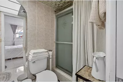 610 NE 12th Ave #602, Hallandale Beach, FL 33009 - Photo 15