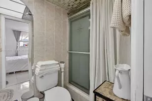 610 NE 12th Ave, Hallandale Beach, FL 33009 - Photo 15
