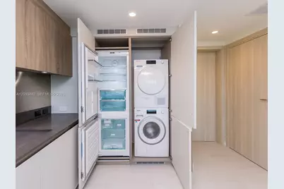 1000 Brickell Plz #4104, Miami, FL 33131 - Photo 15