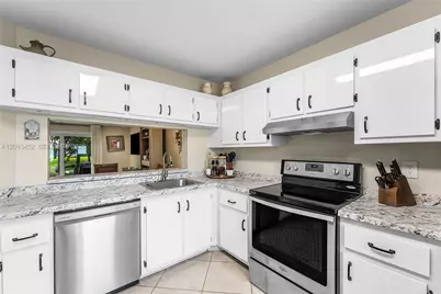 6386 Boca Cir, Boca Raton, FL 33433 - Photo 7