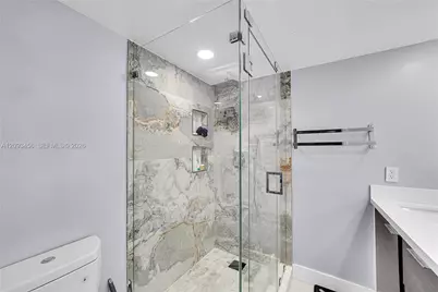 9861 NW 6th Ct, Plantation, FL 33324 - Photo 17