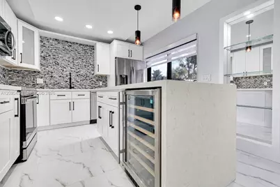 9861 NW 6th Ct, Plantation, FL 33324 - Photo 9