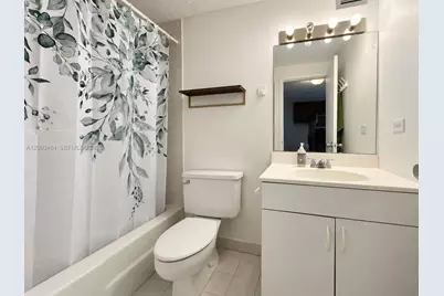 801 Brickell Bay Dr #769, Miami, FL 33131 - Photo 5