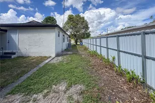 3630 NW 98th St, Miami, FL 33147 - Photo 27