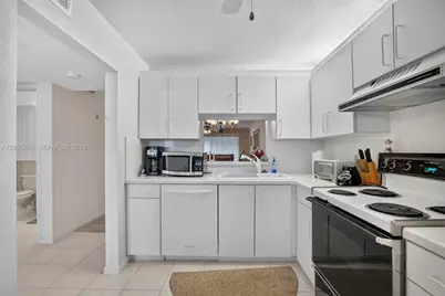 3774 Inverrary Blvd #309P, Lauderhill, FL 33319 - Photo 11