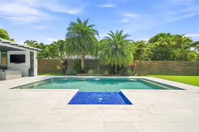 8031 SW 97th Ave, Miami, FL 33173 - Photo 9