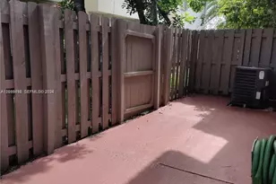 609 NW 109th Ave, Pembroke Pines, FL 33026 - Photo 17