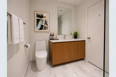 1400 Biscayne Boulevard #303, Miami, FL 33132 - Photo 9