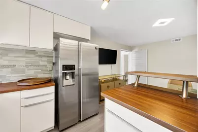 16919 N Bay Rd #418, Sunny Isles Beach, FL 33160 - Photo 15