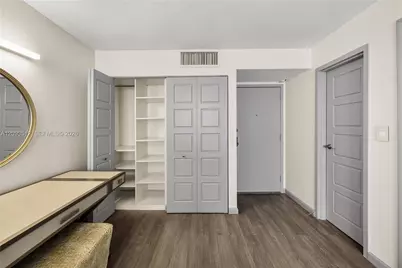 16919 N Bay Rd #418, Sunny Isles Beach, FL 33160 - Photo 5