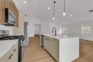 16 Gables Blvd, Weston, FL 33326 - Photo 9