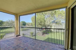 165 Lakeview Dr, Weston, FL 33326 - Photo 13