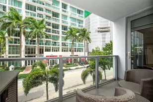31 SE 6th St, Miami, FL 33131 - Photo 13