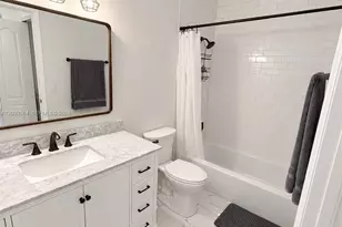 7050 NW 177th St, Hialeah, FL 33015 - Photo 11