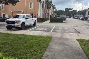 7050 NW 177th St, Hialeah, FL 33015 - Photo 21
