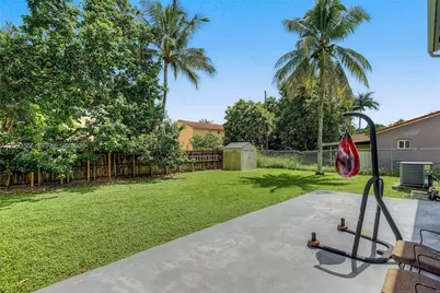 18047 SW 154th Ct, Miami, FL 33187 - Photo 23