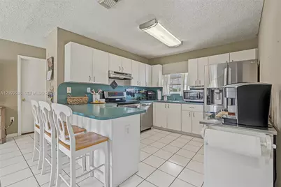 18047 SW 154th Ct, Miami, FL 33187 - Photo 7