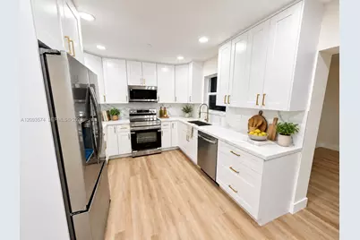 340 SE 3rd St, Deerfield Beach, FL 33441 - Photo 9