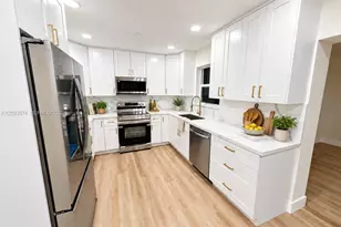 340 SE 3rd St, Deerfield Beach, FL 33441 - Photo 9