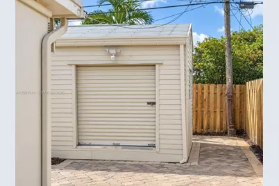 340 SE 3rd St, Deerfield Beach, FL 33441 - Photo 15