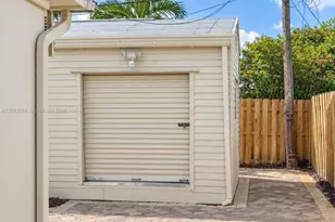 340 SE 3rd St, Deerfield Beach, FL 33441 - Photo 15