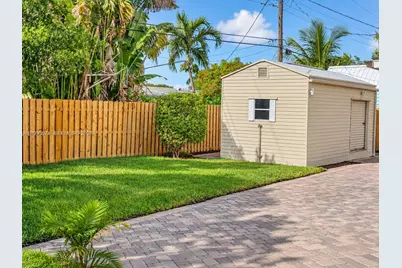 340 SE 3rd St, Deerfield Beach, FL 33441 - Photo 19