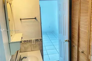 1325 W 68th St, Hialeah, FL 33014 - Photo 11