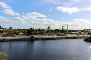 1325 W 68th St, Hialeah, FL 33014 - Photo 17