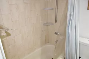 2457 Collins Ave, Miami Beach, FL 33140 - Photo 25