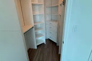 55 SE 6th St, Miami, FL 33131 - Photo 15
