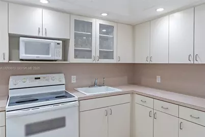 5701 Collins Ave #1007, Miami Beach, FL 33140 - Photo 29