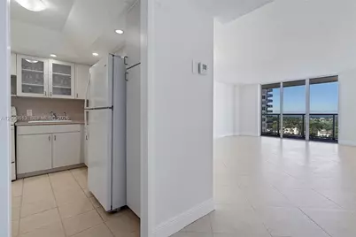 5701 Collins Ave #1007, Miami Beach, FL 33140 - Photo 31