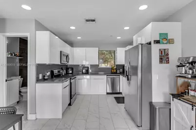 15100 NE 14th Ct #15100, North Miami Beach, FL 33162 - Photo 13