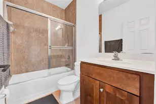 9770 NW 10th St, Miami, FL 33172 - Photo 21